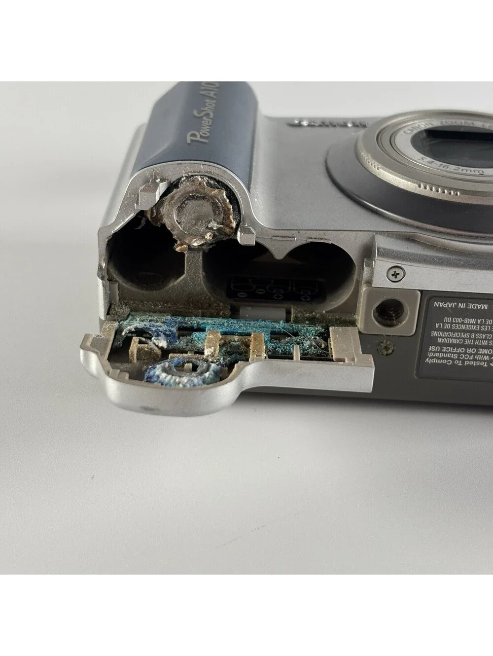 Canon Powershot A10 Digital Camera 1.3MP for PARTS / REPAIR - Severe Corrosion